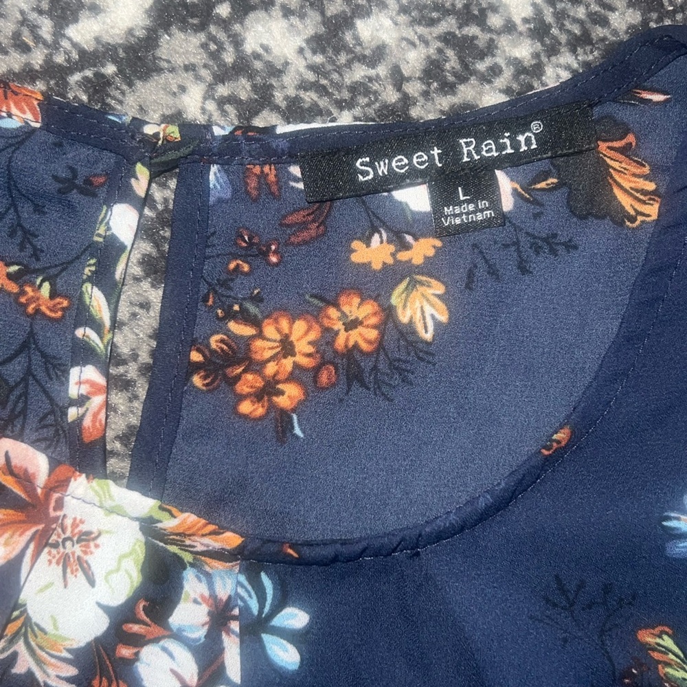 Sweet Rain Navy Blue Floral Blouse - Picture 3 of 6